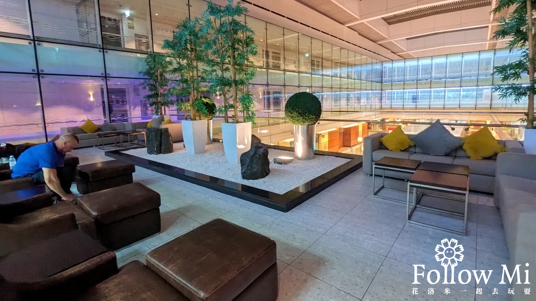 網站近期文章：杜拜機場貴賓室Ahlan Business Class Lounge，一航廈D區靠近美食區。